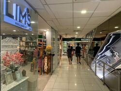 Holland Road Shopping Centre (D10), Retail #566299401